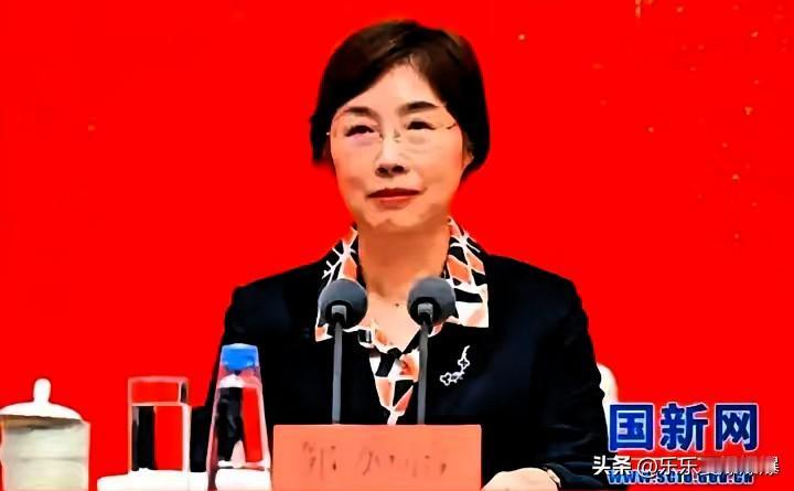 亚投行大变动！行长金立群即将卸任副行长邹加怡接棒，这位有9年世行履历、参与亚