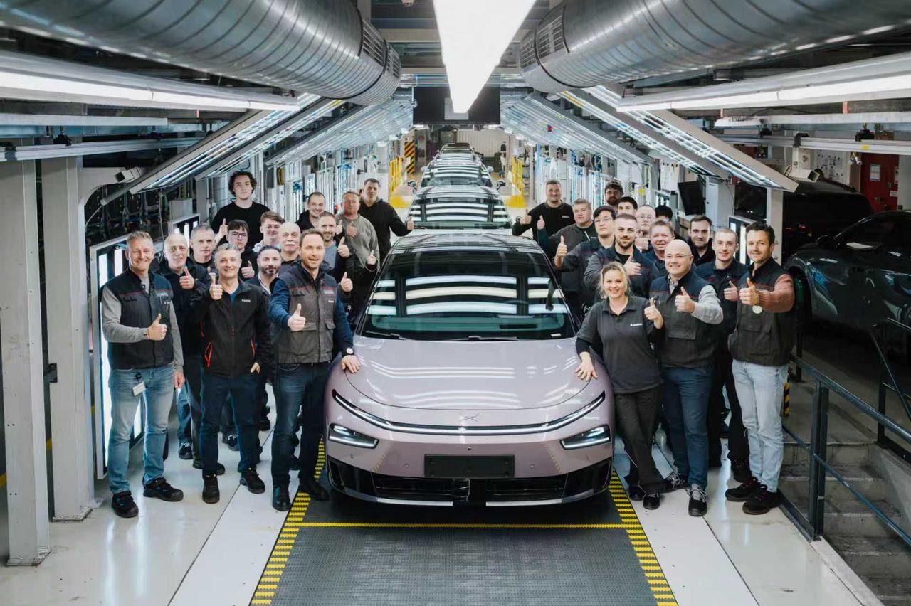 2026款小鹏P7+在奥地利格拉茨工厂顺利完成试制。目前，中奥团队正积极推进后续