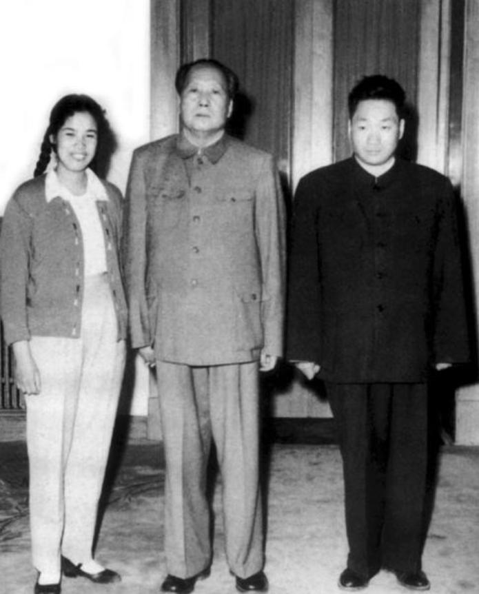 你知道毛岸青脑子里那处伤，跟了他多少年吗？从七岁在上海街头被人用铁钎子打到头破血