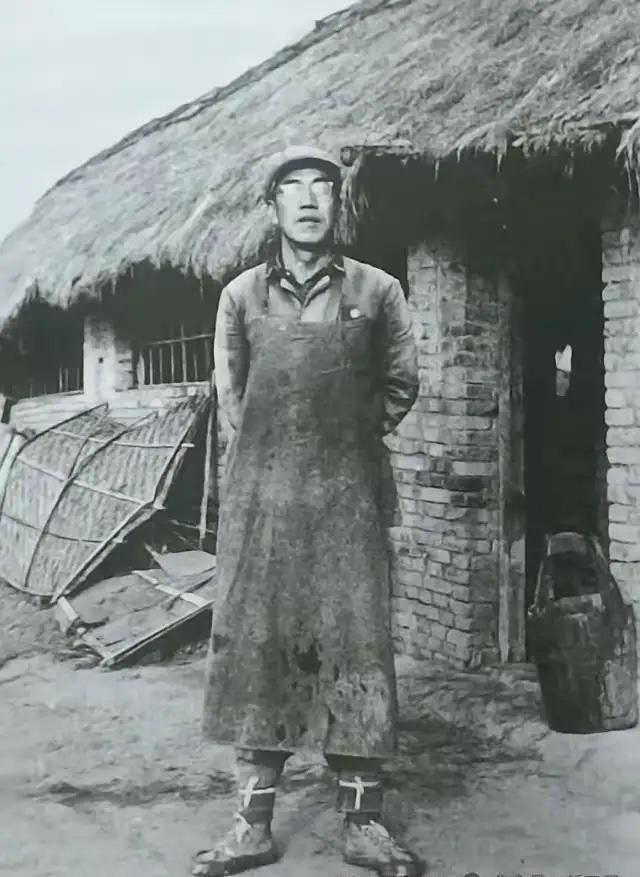 1947年地主深夜冒险营救地下党，一句嘱托写尽乱世无奈1947年，一个地主
