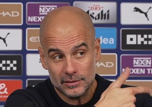 “踢球要简单，如果不起作用，你就麻烦了！”随着曼城3:0战胜桑德兰，与阿森纳的