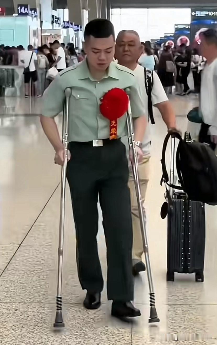 不知道为什么看到这个视频，把我都看哭了。相信大多数最近看过这个视频，或许大多