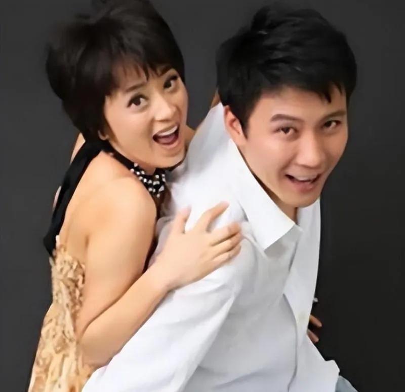 没想到这两位是夫妻！在娱乐圈，他们低调内敛，宛如一股清流赵峥夫妇低调内敛，宛