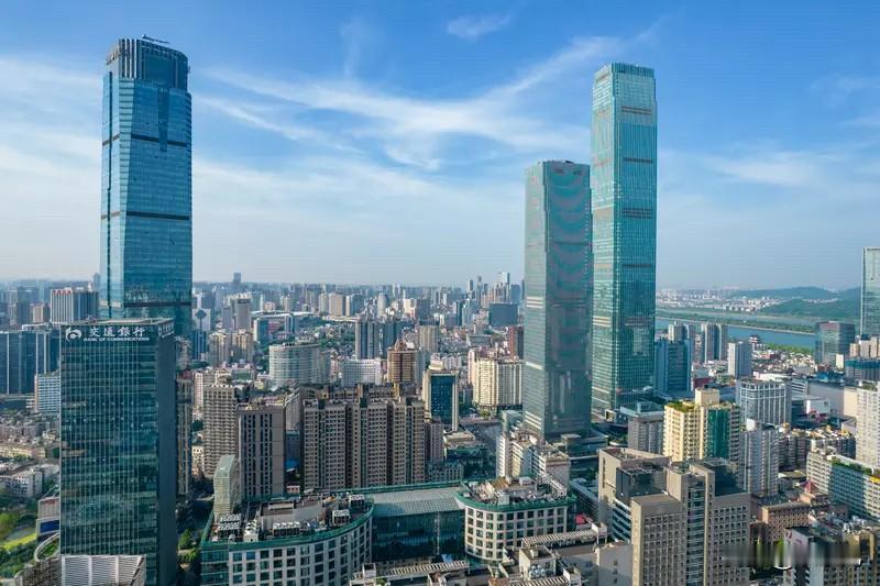 长沙楼市：2026年1‑8月，多个热门板块价格悄然回落。滨江新城、北辰三角洲