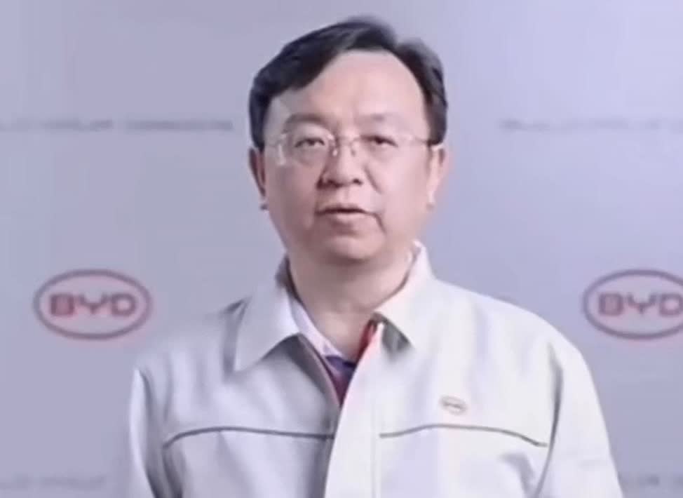 国务院要求公务车新规出台集中采购国产汽车，优先新能源估计比亚迪ceo王传