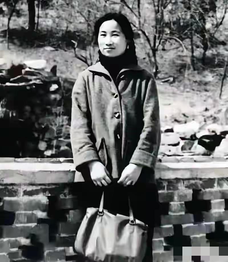 谁懂啊！中国唯一的诺贝尔女科学家，年轻时居然是颜值与实力双标的天花板！很多