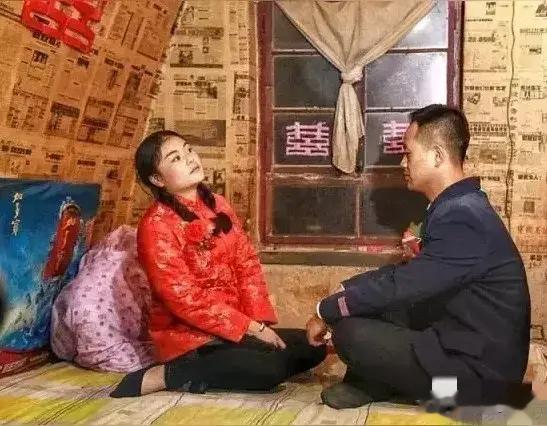 一夫一妻制正在走向“衰退”?取而代之的可能是以下几种婚姻方式