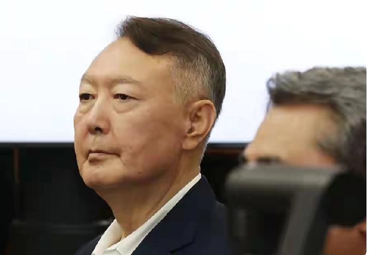 昔日的韩国总统，如今成了阶下囚！最近，很多人在关注2月19日，韩国高等法院对前总