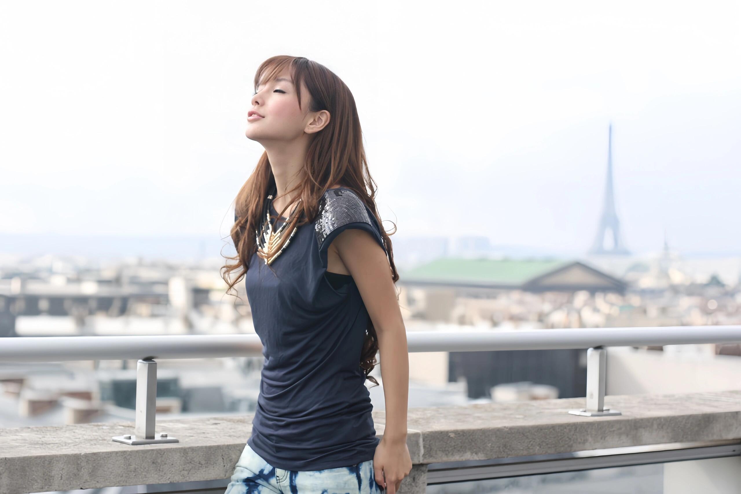 angelababy*杨颖早年在卢浮宫游玩的angelababy特别喜欢多早