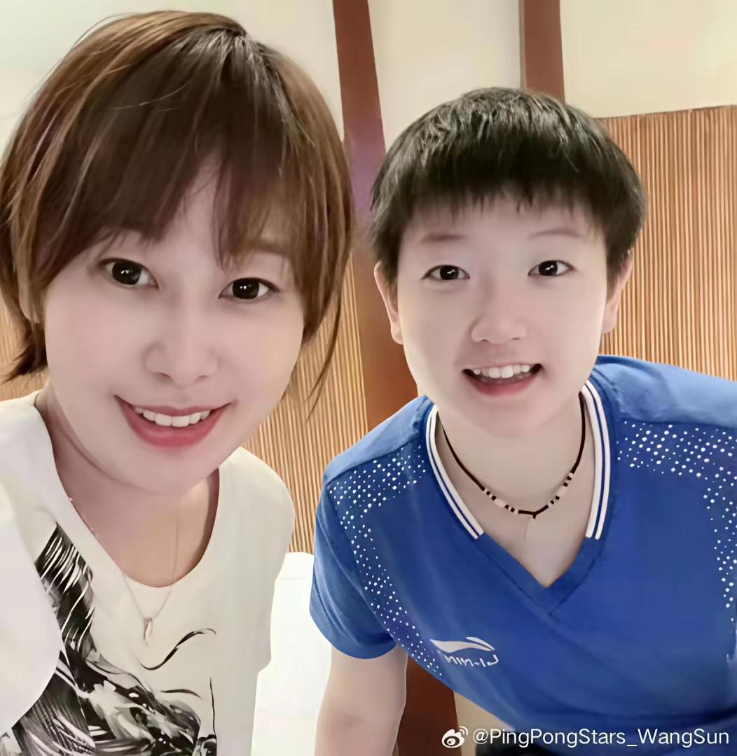 莎莎春日之花🌺她的眼睛里有幸福的倒影～和她在一起想不春风得意都难哩～！