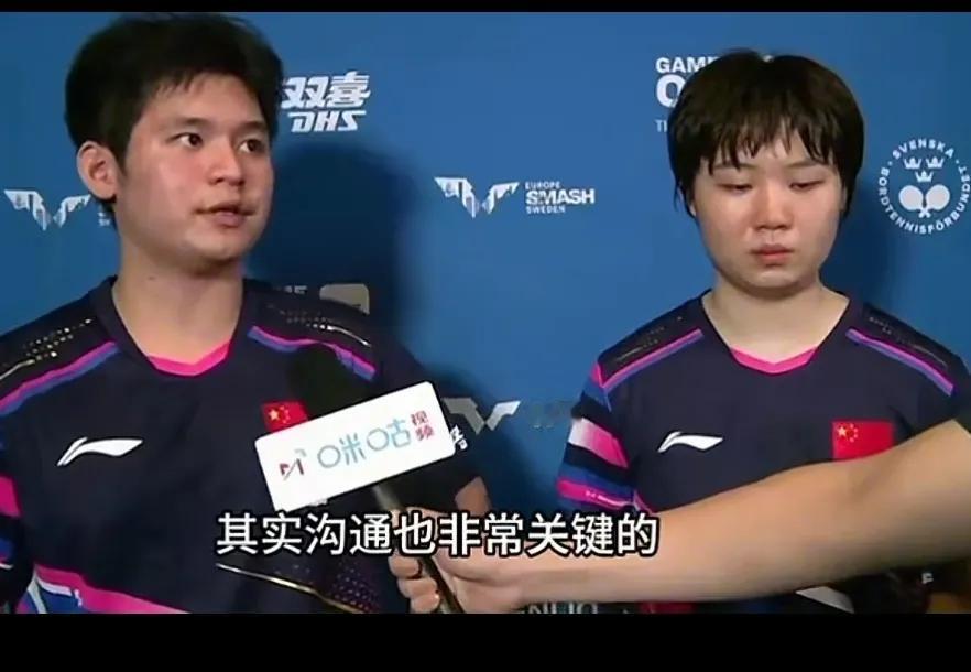 栋曼组合配合越来越默契，尤其是两个人在场上、场下交流也多了起来。以前场上“撞架”