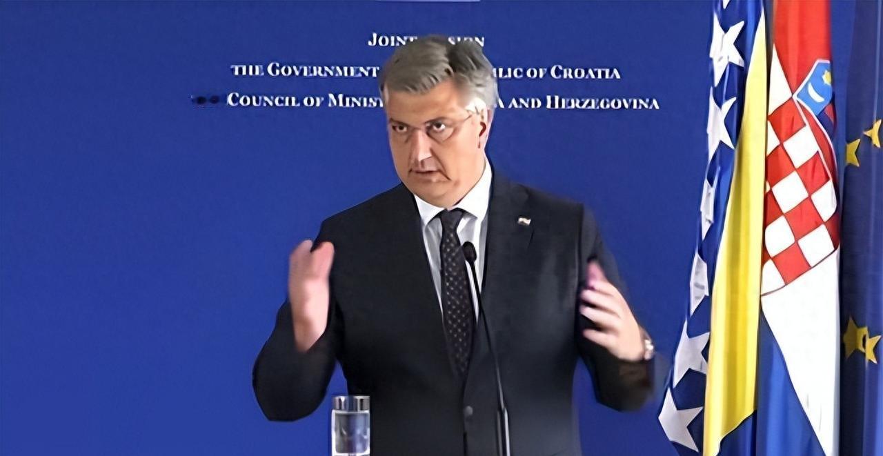 中国暂停180万吨大豆订单，巴西反查无纺布报复，两国贸易僵局起波折。前几天听说