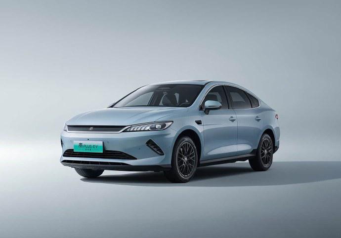 刷到一条消息，说秦PLUS出了个“史上最强金融政策”。本来对这种促销海报已经有