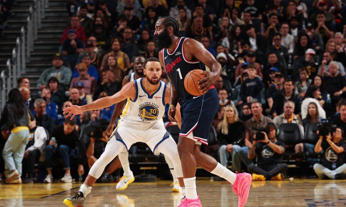 要不就把几个最老的和祖巴茨卖了，要么把哈登、小卡这几个即战力卖了这么继续耗下去