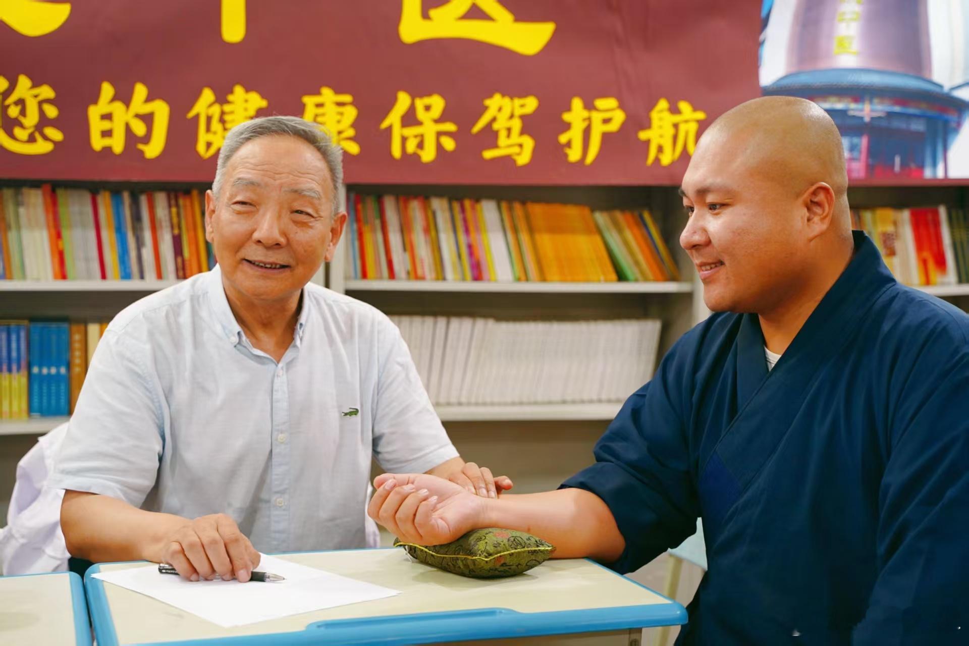 桂芍配比玄机：琴瑟和鸣调阴阳桂枝辛甘如旭日东升，白芍酸寒似夜露西降。二药相合，