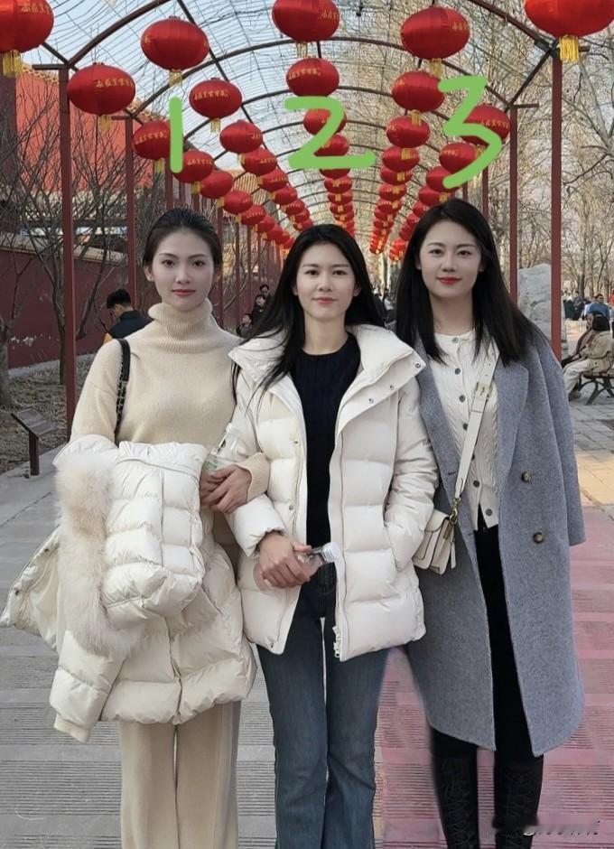 这是一个经典的价值观筛选题，看似玩笑，实则直指婚姻的本质诉求。---选“漂亮