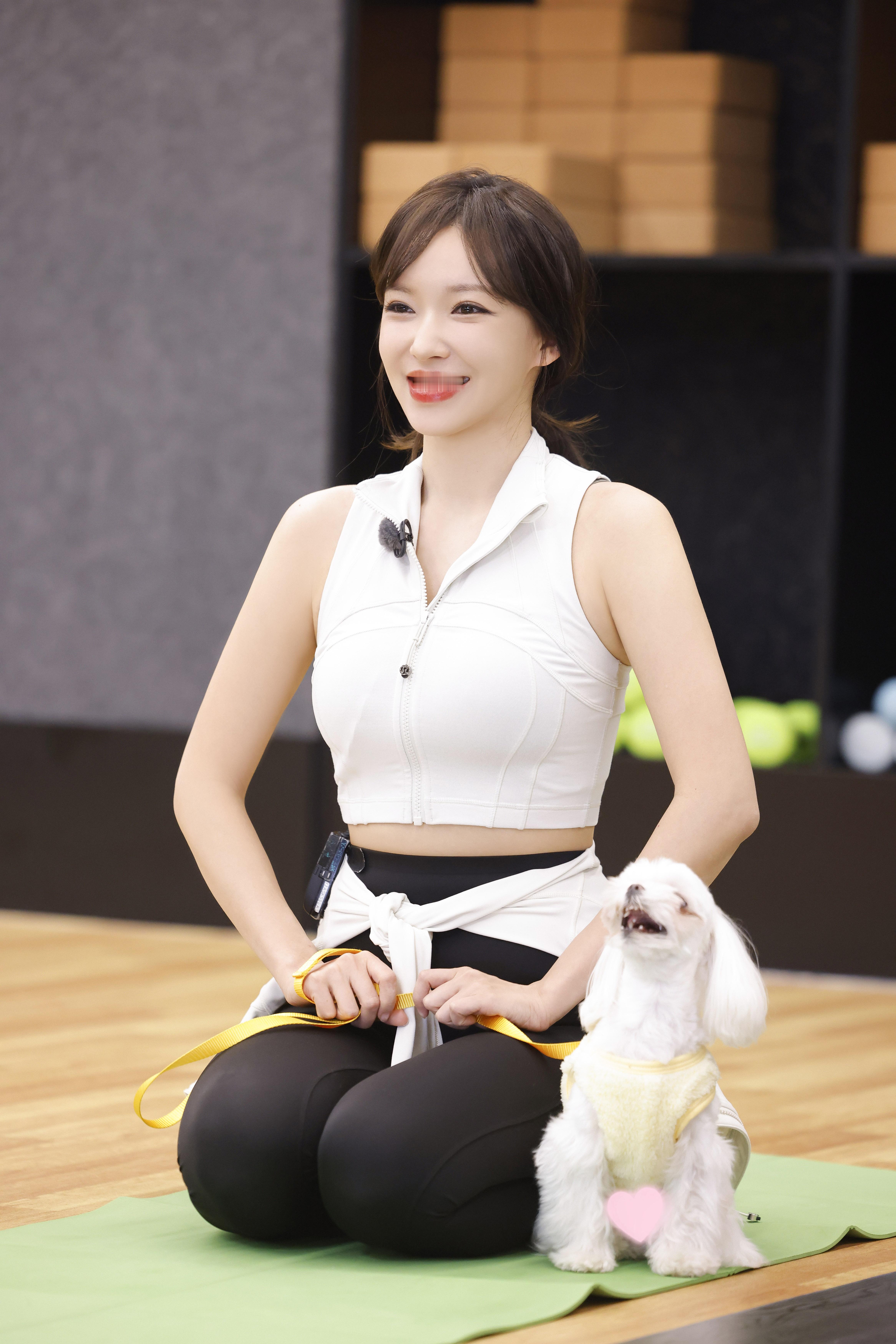 程潇「是女儿是妈妈」花絮照，好美好有气质​​​
