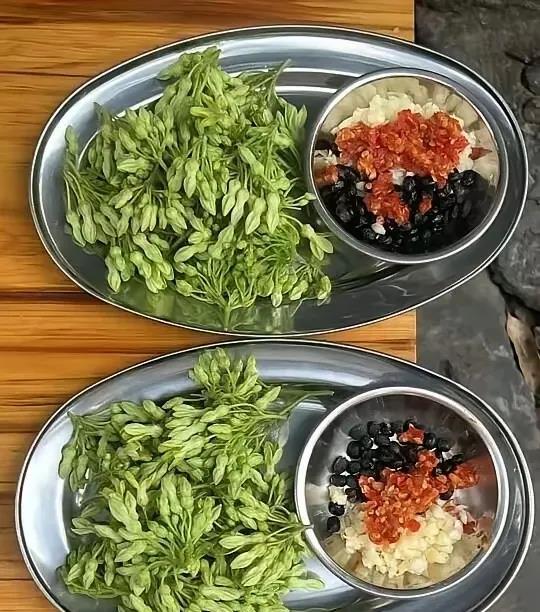 有没有广西的朋友？这是个什么菜呀？属实也太好吃了吧，好像在别的地方都没有诶，是广
