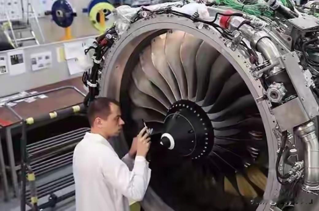 2. 俄罗斯宣布准备向中国C929客机供应复合材料结构件、主翼及发动机：俄罗斯宣