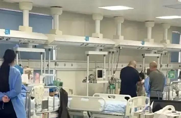 快讯！快讯！刷到个新闻，手都凉了。说甲流重症，是按小时算的。已经有孩子用上了E