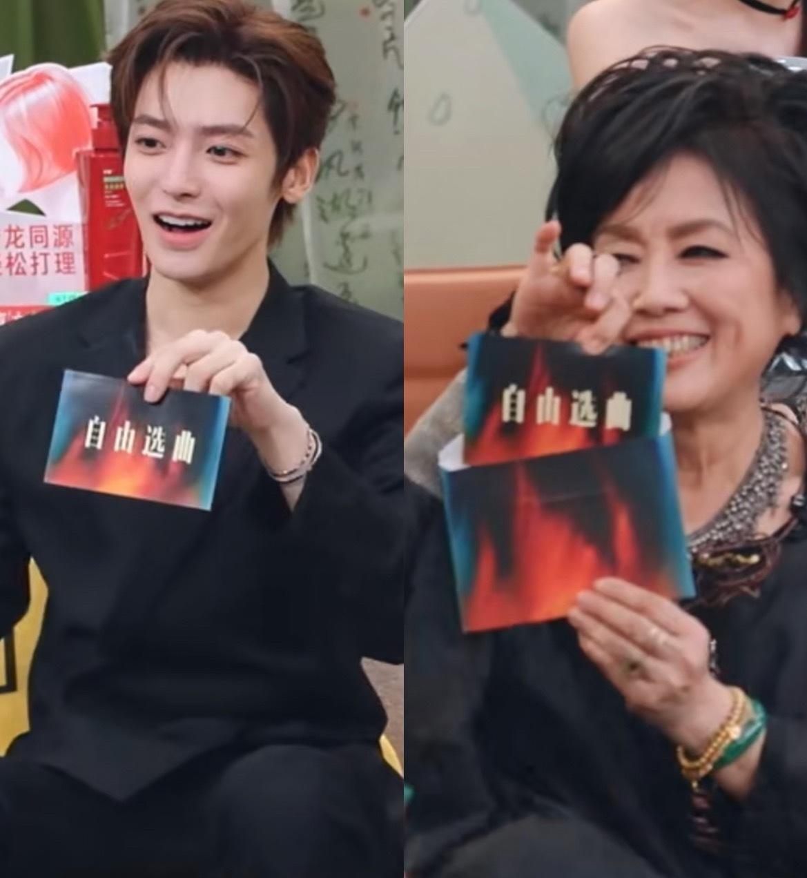 歌手2026第六期齐豫和侯明昊是自由选曲，这就很有意思了，老的要保，小的也要保，