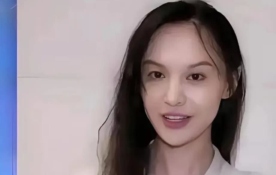 14岁夺金，17岁腰围追上老妈！再站上跳台，全红婵的小圆脸、抿嘴笑、皱眉