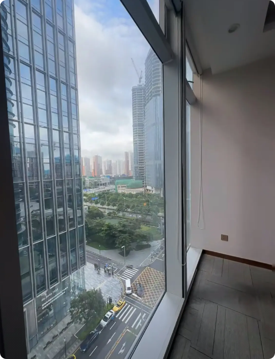 公司一个女同事，来公司5年了，来公司的时候，都没有男朋友，在公司勤勤恳恳干了5年