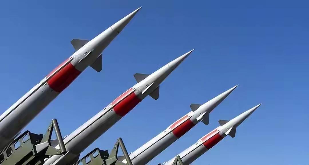 伊朗打到现在还有啥武器吗？什么无人机呀、导弹啊，他应该打了这么多天，快用完了吧？