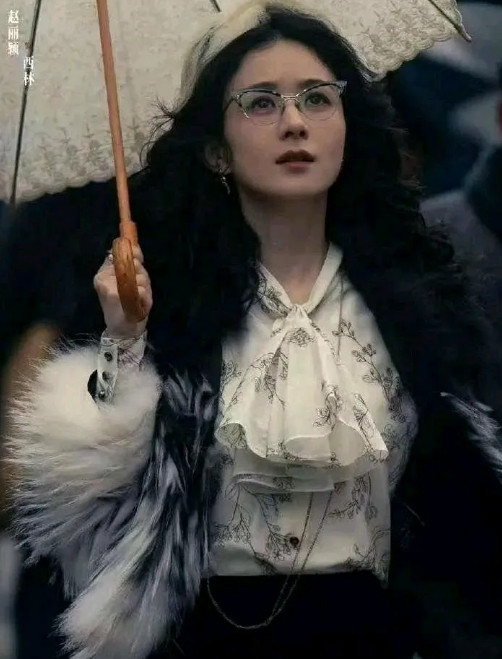 赵丽颖，你糊涂啊！这后果你担不起！张雪峰上热搜是因为他不直播了，樊振东上热搜