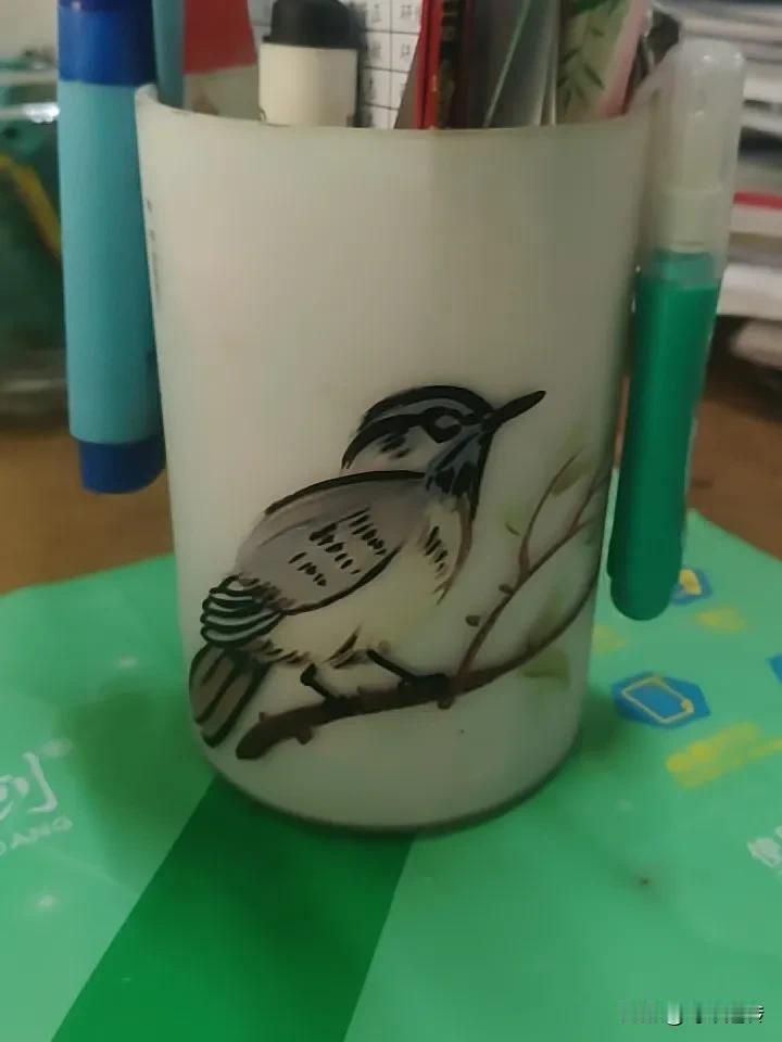 果真是，没有一句坏话是白来的！昨天，还是这位来自广西的女同事，她手中拿着一张图