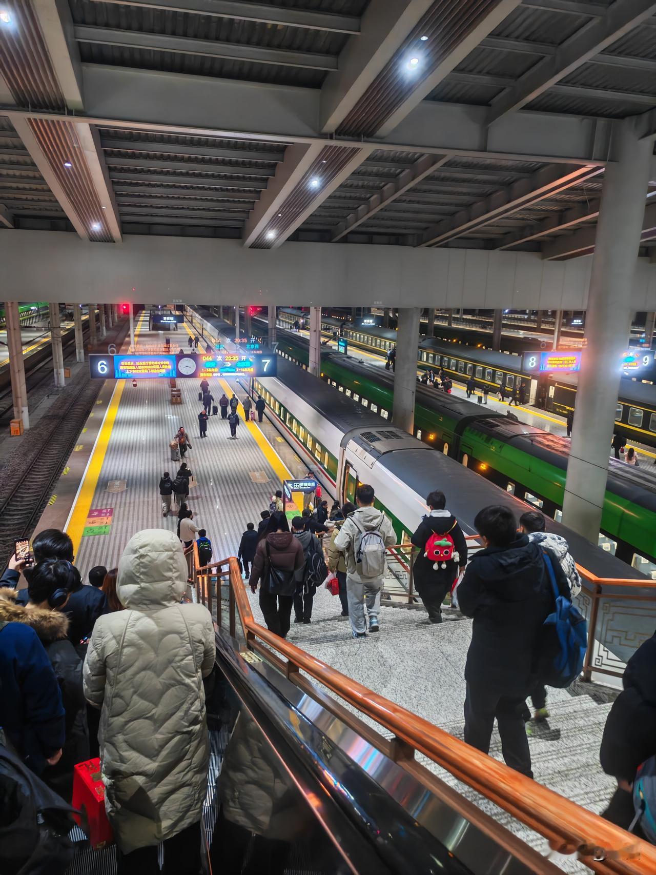 北京放宽非京籍家庭购房条件，我还以为是放开非京籍家庭小孩高考呢？一步步稳住楼