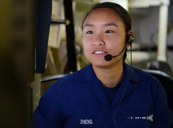 7年前，华人女兵郑浩儿在美舰上，用中文警告中国海军，后来怎么了她叫Haoer