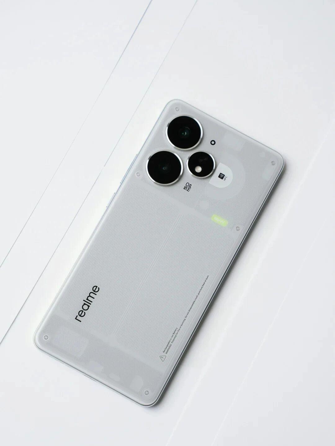 天玑9400E+7200mAh+100W闪充！1699元真我Neo7Turbo