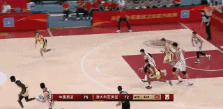 中国男篮新星徐昕真是让人惊呆了！在今天中国男篮主场迎战澳大利亚男篮的友谊赛中，当