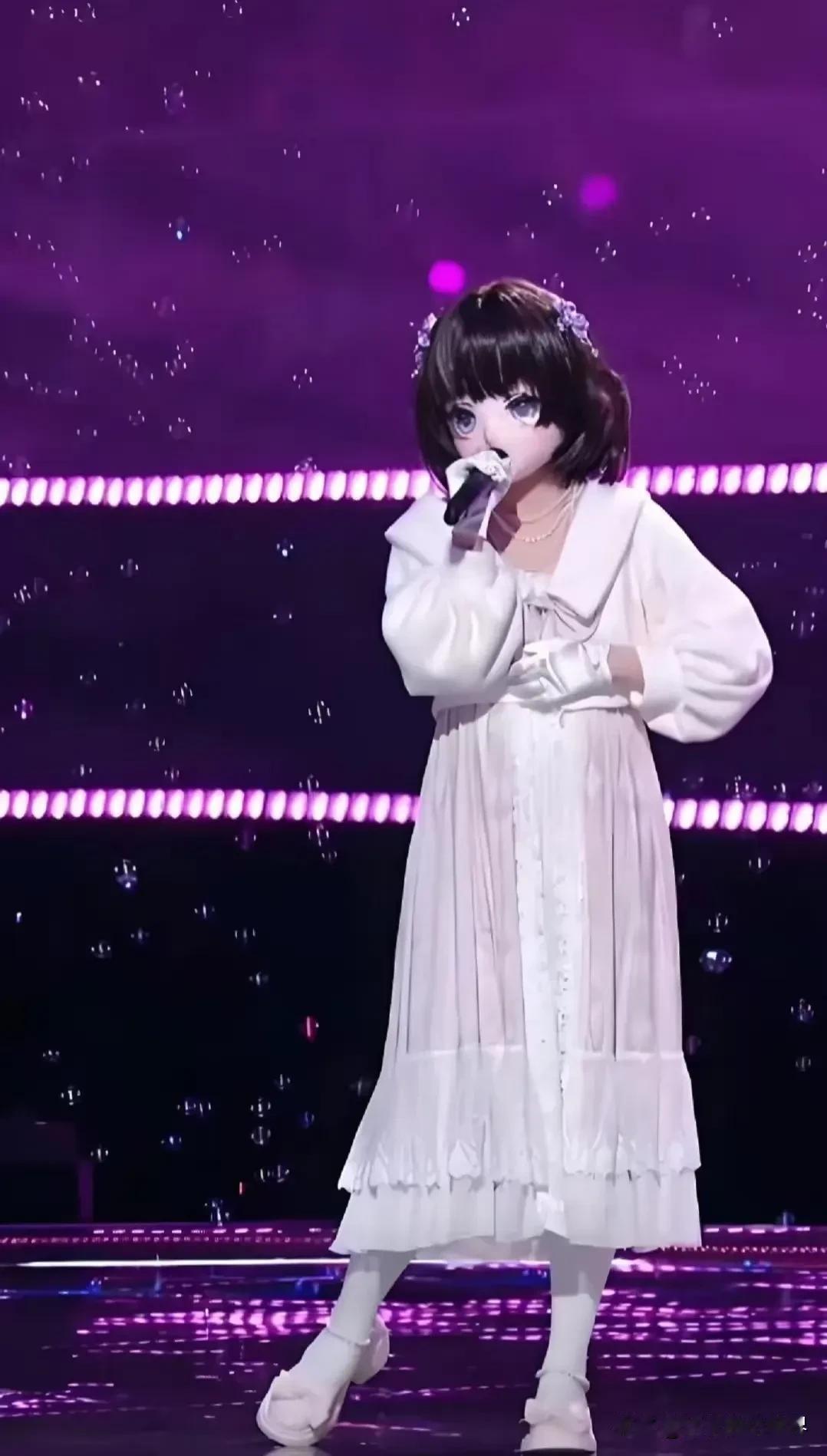 旺仔小乔太牛了！不是因为她认识很多明星，也不是她的蒙面演唱会票价贵过顶流，而