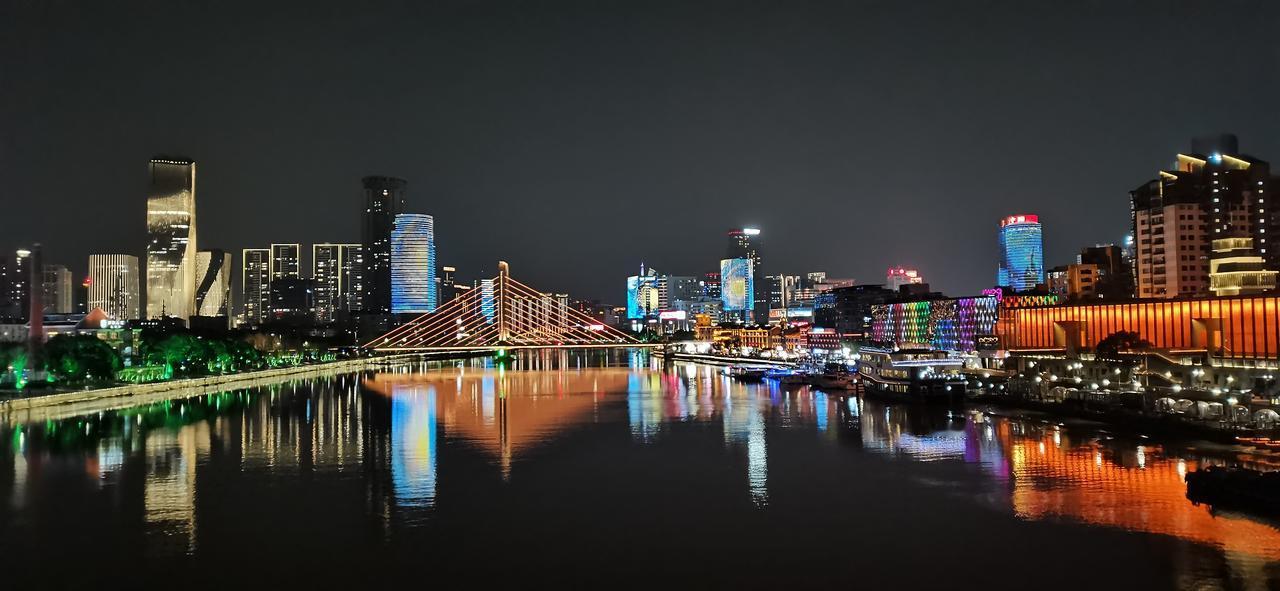 宁波人口问题是一个大家都想说的问题。一是宁波常住人口980万，而户籍人口只有60