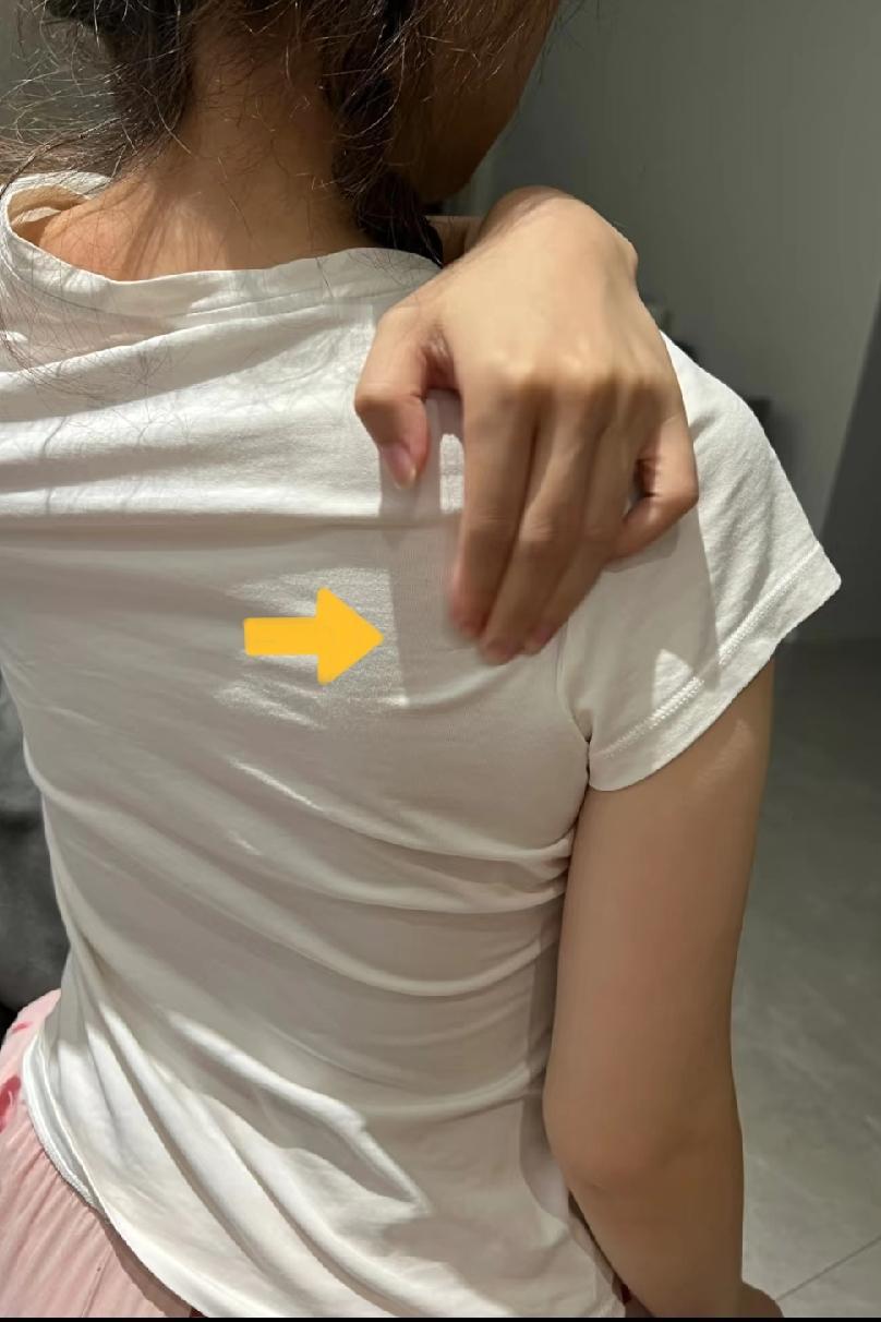 有知道后背这里痛的是怎么回事吗？痛了好几个月了，有时候钻心的疼，不得不吃止疼片。