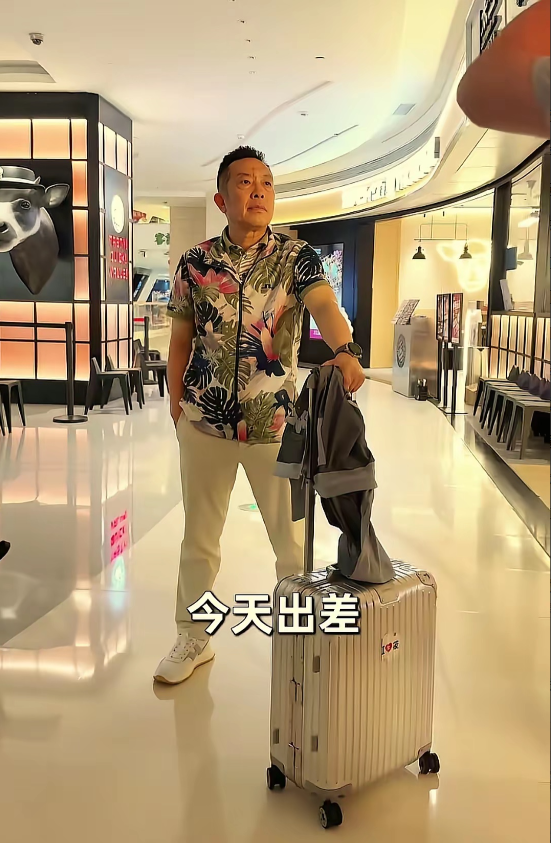 贾国龙预言成真被罗永浩吐槽菜品后就满面愁容的说：“生意不做也要干老罗”他是