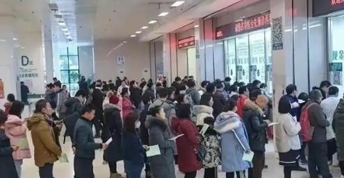 全世界唯一把治病救人当生意做的只有中国！这句话让不少中国人感到不适，甚至愤怒，但