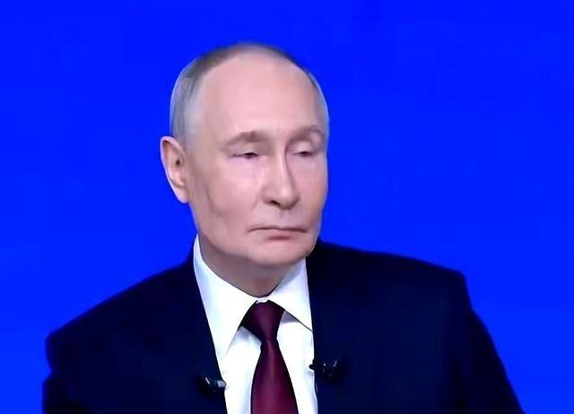 普京这话，算是把底牌直接掀桌上了。他说，我手里已经占了你的地儿，可以考虑还给你一