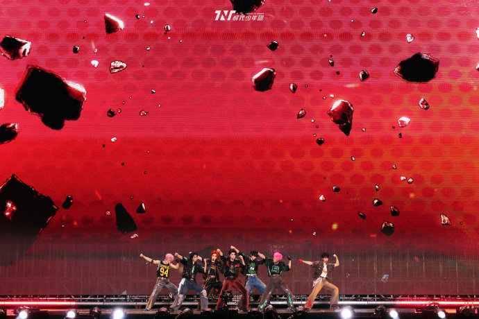 时代少年团青春芒果夜三首歌时代少年团青春芒果夜压轴表演时代少年团青春芒果夜