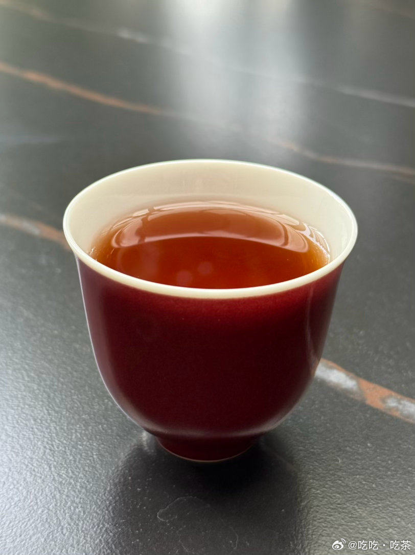 成都茶友甚爱黑茶，喜欢跟我讨论加工工艺等对茶汤的影响，我觉得跟茶友说不清楚，主要