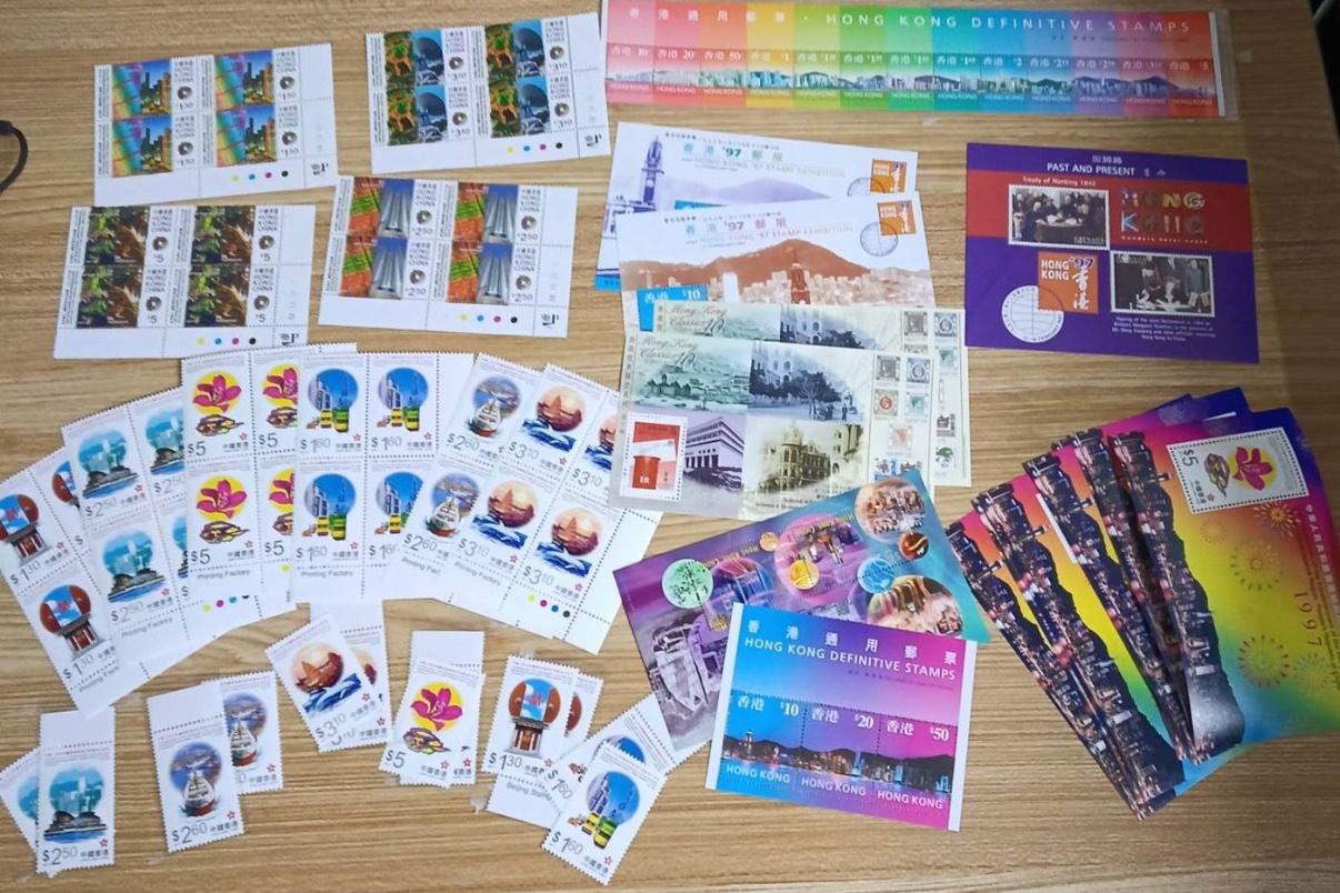 香港邮票值多少钱？近几年经常去香港出差，接触到了香港同事的爱好，跟我一样也是集
