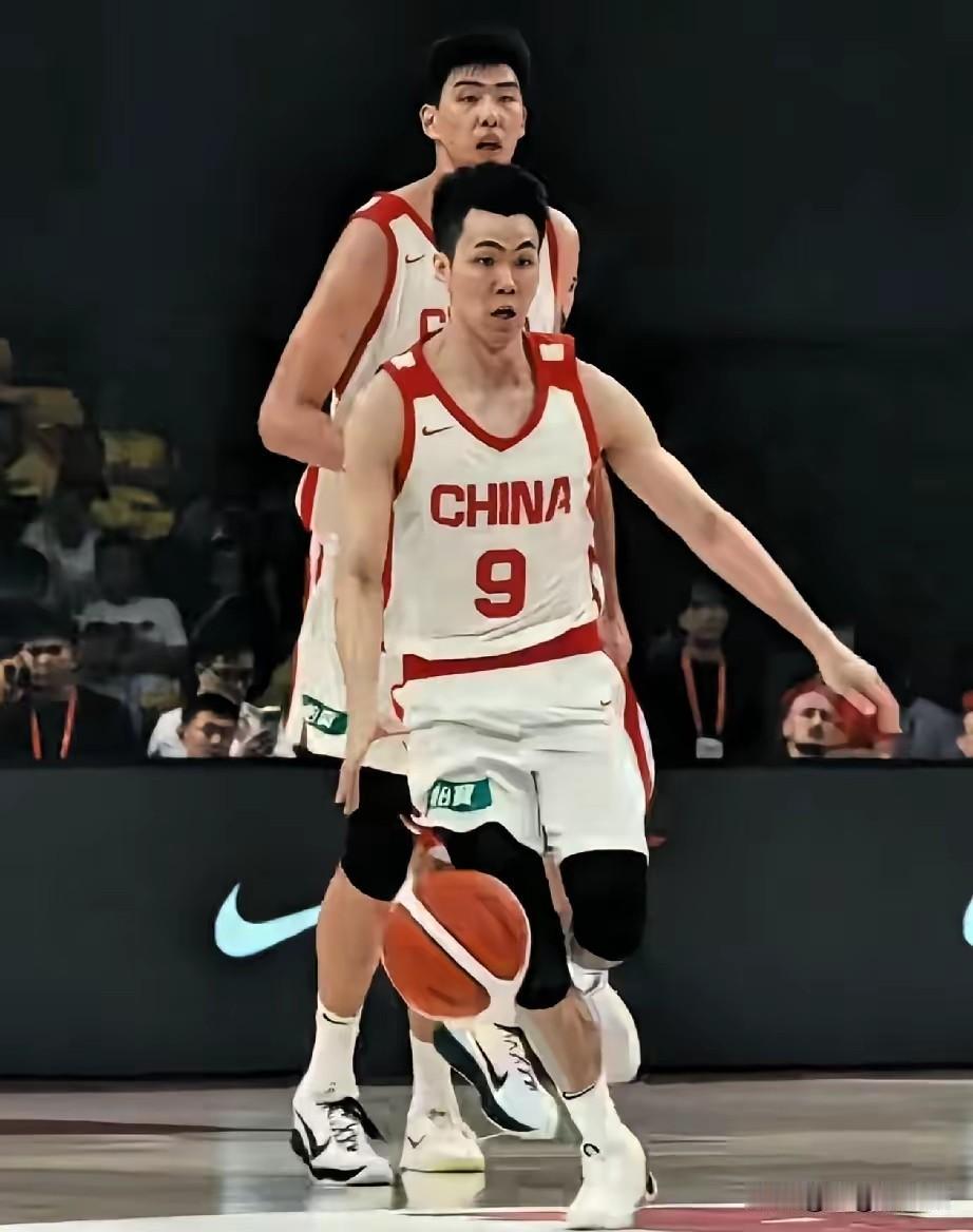 冲不起来了！庞峥麟全场正负值-4，仅次于赵维伦-5，热身赛！中国男篮65:6