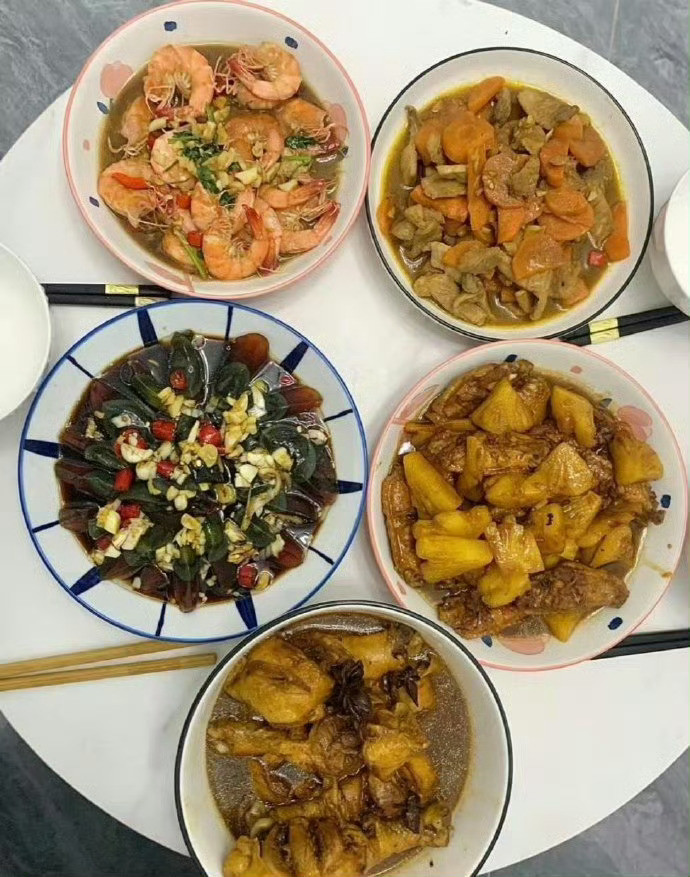 图一回娘家老妈做饭，图二回婆家我自己做饭​​​没有对比就没有伤害​​​