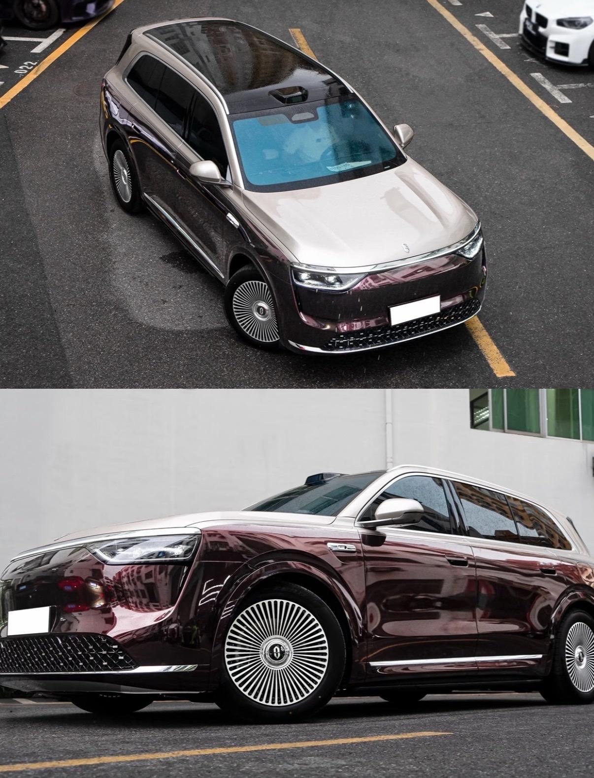 刷到一个暖云白+金瑞红的问界M8，第一眼以为是问界M9，双拼色真的显个性和高级感