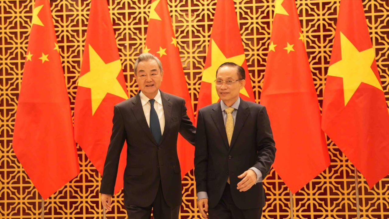 中国和越南谈妥了！当地时间3月15日，中国外交部长王毅在河内会见了越共中央政治