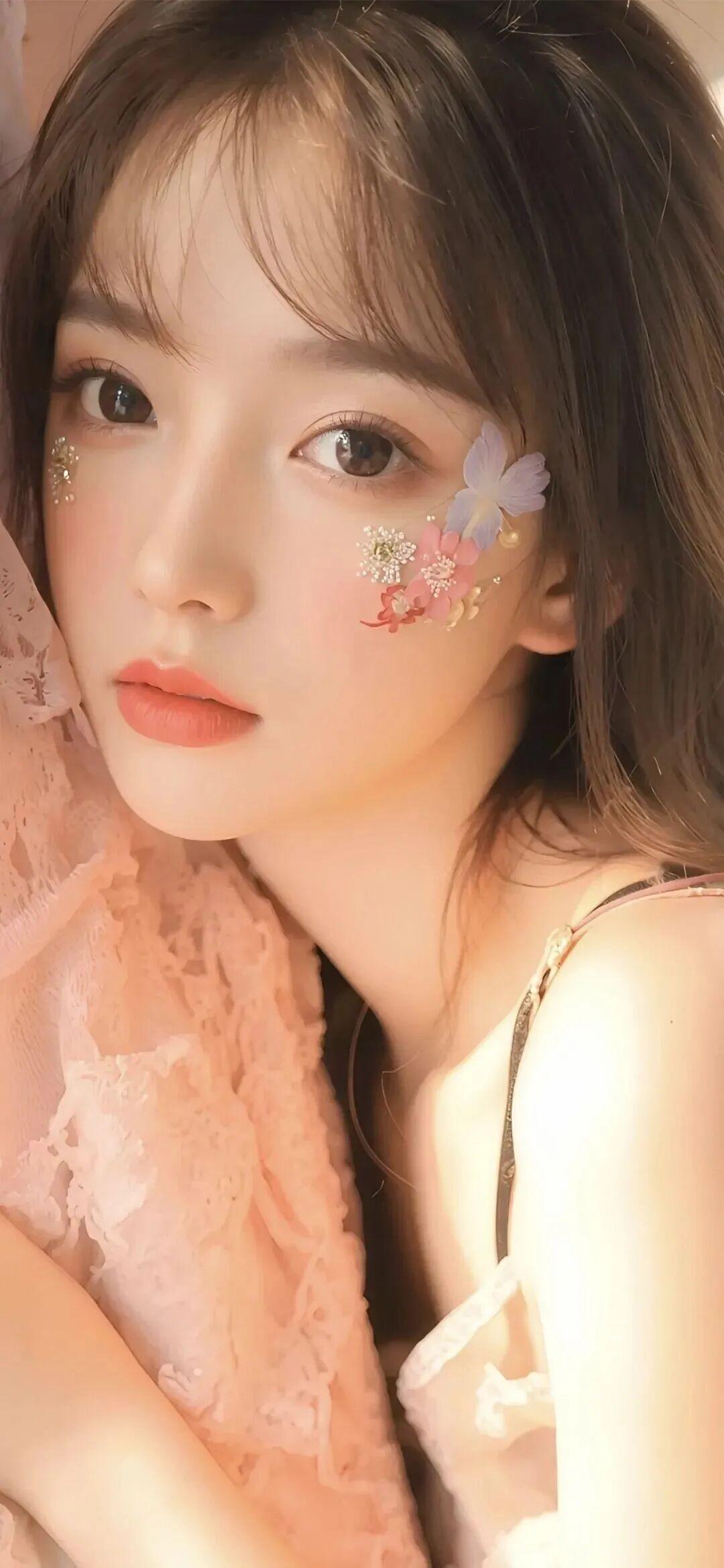 有哪些美女让人过目难忘？过目难忘永存心中念念不忘刻骨铭心朝思暮想魂不守舍。