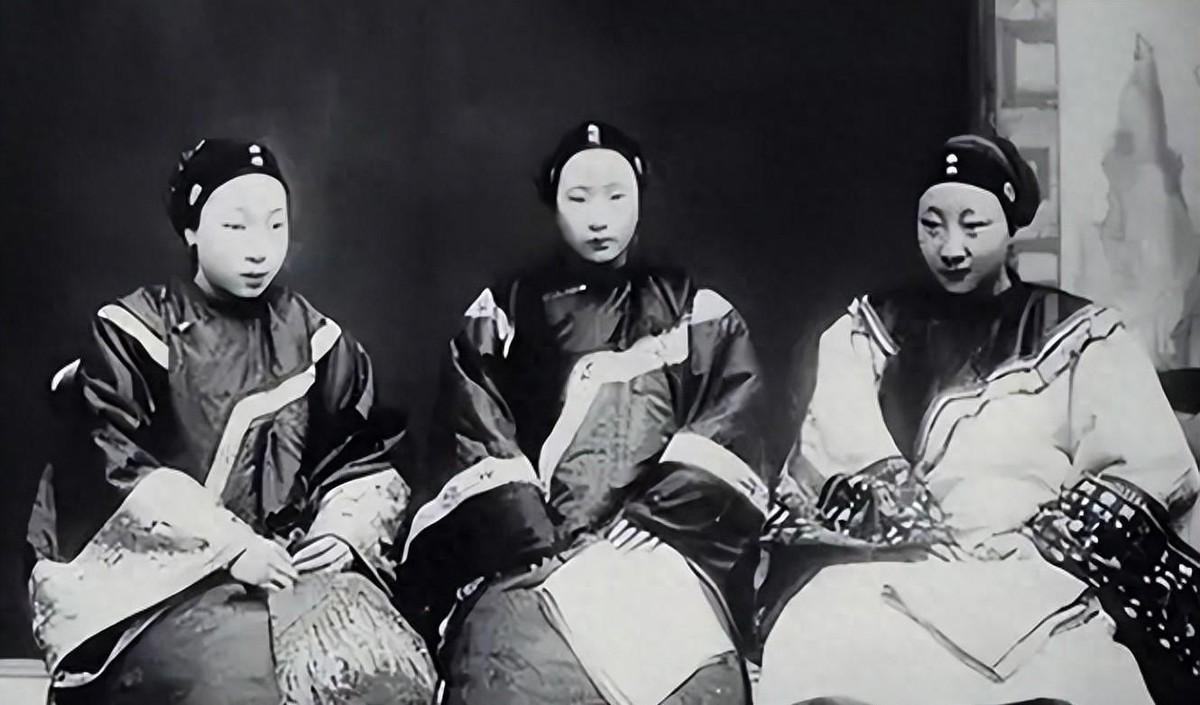 晚清时期三大著名名妓珍贵老照片曝光，美貌气质丝毫不输现代美女，难怪流芳百世！1