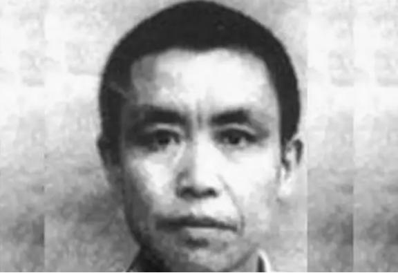 1980年11月22日，四川达县农民朱仕强在岳父家称帝，当场赏赐朝廷重臣荷包蛋2